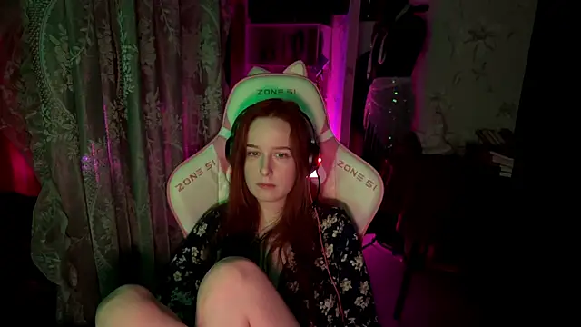 Snapshot of pearl_princess_ chatting on June 6, 8:46 pm pearl princess online show from June 6, 8:46 pm