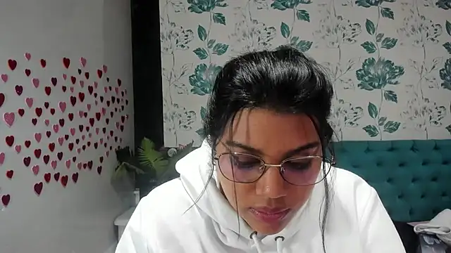 LindaBreeS online show from January 26, 8:23 pm