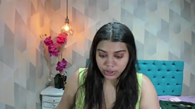 LindaBreeS online show from June 21, 2:30 pm