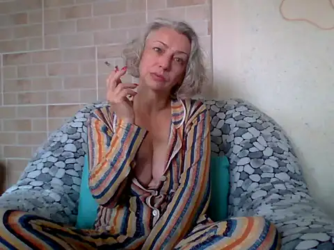 Lorie Carrie online show from July 11, 8:39 am