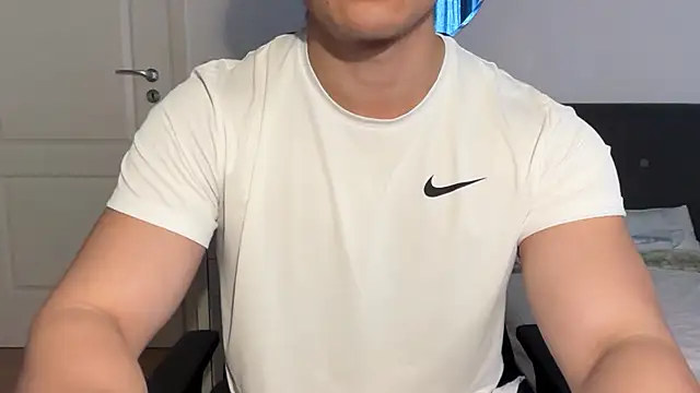 Snapshot of jungcock3210 chatting on November 9, 10:57 am jungcock3210 online show from November 9, 10:57 am