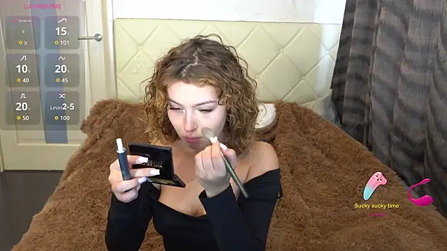 YesPussyClover online show from September 9, 2:05 pm