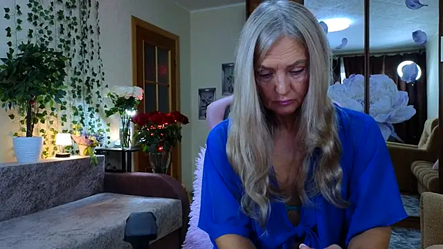 Snapshot of amelia_blondy chatting on November 6, 8:59 am amelia blondy online show from November 6, 8:59 am