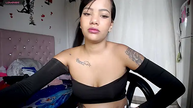 Snapshot of Kloy__sech- chatting on February 24, 6:04 pm Kloy sech- online show from February 24, 6:04 pm