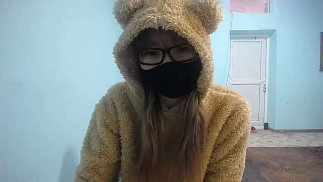 elllaaxx online show from December 7, 10:01 am