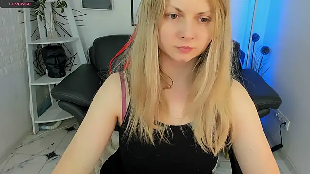 SmilingEmily  online show from February 25, 7:52 am