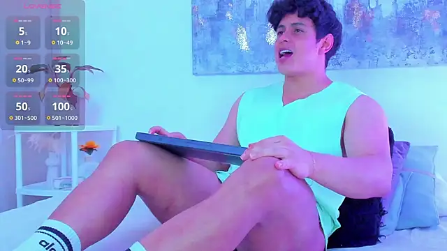 arminjones1 online show from October 28, 3:43 am