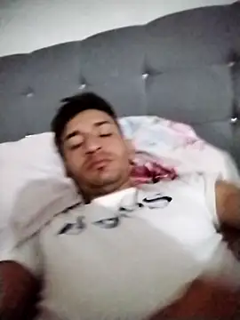 Snapshot of Yesiell chatting on November 3, 10:10 pm Yesiell online show from November 3, 10:10 pm