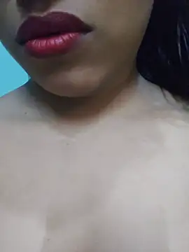 Snapshot of sexyindi_couple chatting on June 25, 7:35 am sexyindi couple online show from June 25, 7:35 am