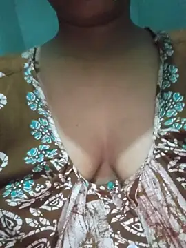 Snapshot of sexyindi_couple chatting on June 29, 2:50 pm sexyindi couple online show from June 29, 2:50 pm