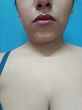 Snapshot of sexyindi_couple chatting on July 1, 6:59 am sexyindi couple online show from July 1, 6:59 am
