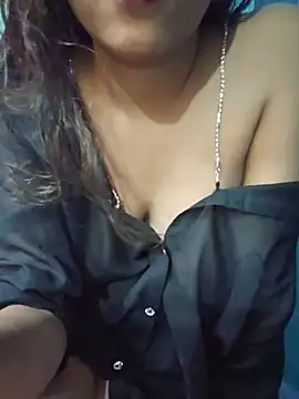 Snapshot of sexyindi_couple chatting on July 2, 7:47 am sexyindi couple online show from July 2, 7:47 am