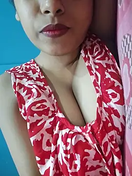 Snapshot of sexyindi_couple chatting on July 4, 7:47 am sexyindi couple online show from July 4, 7:47 am
