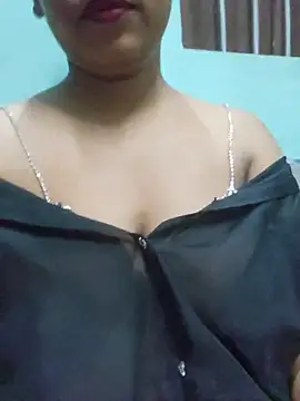 Snapshot of sexyindi_couple chatting on July 5, 3:08 pm sexyindi couple online show from July 5, 3:08 pm