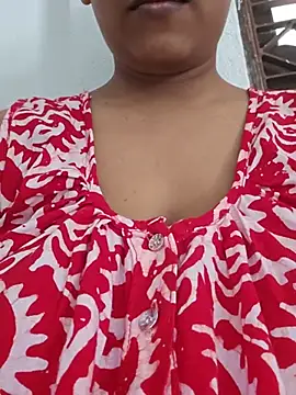 Snapshot of sexyindi_couple chatting on July 9, 7:01 am sexyindi couple online show from July 9, 7:01 am