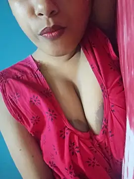 Snapshot of sexyindi_couple chatting on July 26, 7:59 am sexyindi couple online show from July 26, 7:59 am
