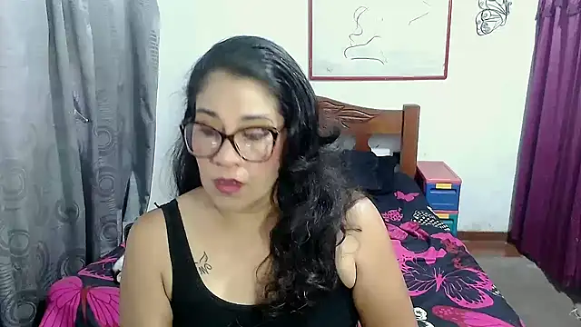 Mistresskloe01 online show from October 6, 12:24 pm