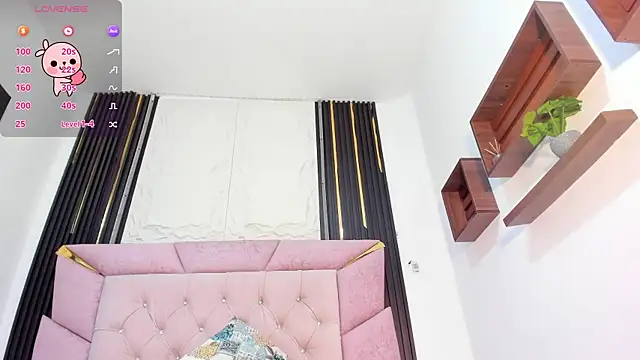 laurem-paulette online show from December 21, 7:49 pm