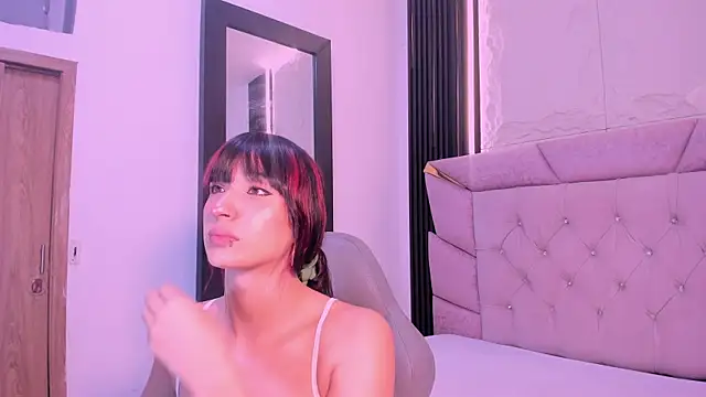 laurem-paulette online show from September 27, 7:19 pm