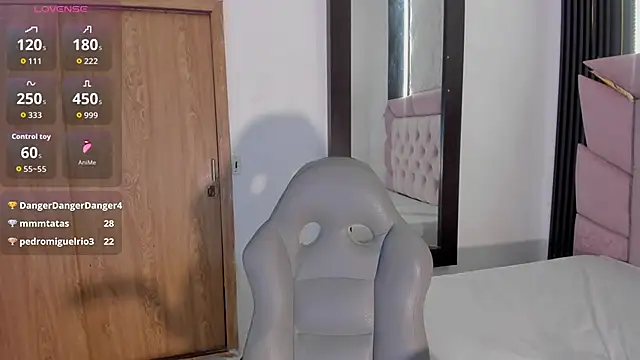 laurem-paulette online show from January 9, 7:37 pm