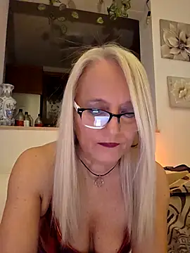 kikkastar online show from February 15, 9:00 pm