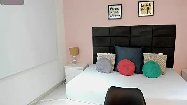 Snapshot of MadisonJenner chatting on November 16, 12:22 pm MadisonJenner online show from November 16, 12:22 pm