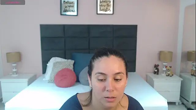 Snapshot of MadisonJenner chatting on November 20, 3:56 pm MadisonJenner online show from November 20, 3:56 pm