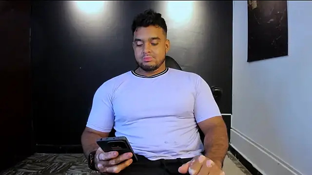 Big furry bear13 online show from April 16, 4:46 am