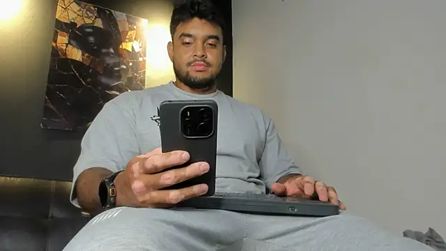 Big furry bear13 online show from June 10, 5:18 am