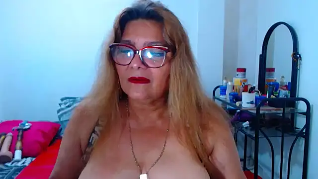 Snapshot of maturehot649 chatting on March 1, 2:13 am maturehot649 online show from March 1, 2:13 am