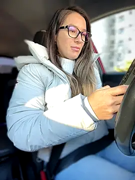 HotXMom online show from October 20, 6:03 am