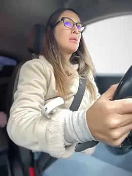 HotXMom online show from November 12, 6:47 am