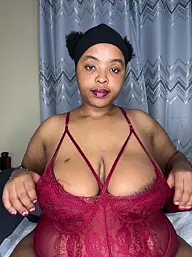 Linahlove online show from March 26, 8:36 pm