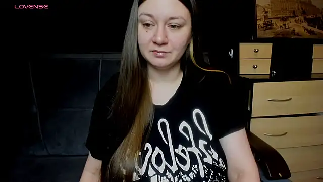 Snapshot of AlisaBacker chatting on February 23, 5:32 pm AlisaBacker online show from February 23, 5:32 pm