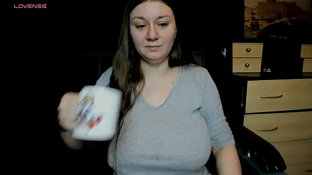 Snapshot of AlisaBacker chatting on February 26, 6:29 pm AlisaBacker online show from February 26, 6:29 pm