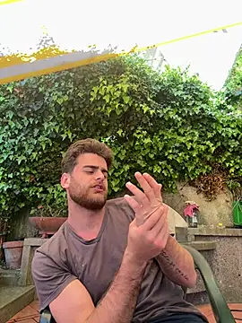 Snapshot of cubalibre02 chatting on April 7, 11:10 am cubalibre02 online show from April 7, 11:10 am