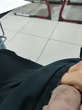 Snapshot of ertance40 chatting on February 21, 7:42 am ertance40 online show from February 21, 7:42 am