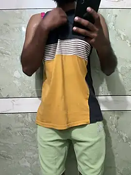 Snapshot of Bluelover0812 chatting on February 21, 8:38 pm Bluelover0812 online show from February 21, 8:38 pm