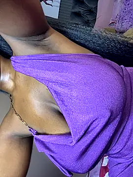 Snapshot of Candy-Heart chatting on November 10, 9:14 pm Candy-Heart online show from November 10, 9:14 pm