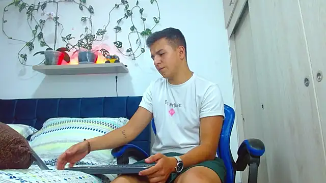 flint ryan online show from April 16, 8:20 pm