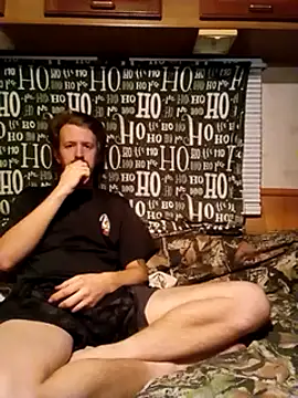 Snapshot of hothippie420 chatting on December 28, 12:47 am hothippie420 online show from December 28, 12:47 am