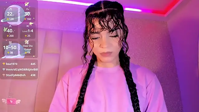 Snapshot of Summer_walkerr chatting on February 9, 6:47 pm Summer walkerr online show from February 9, 6:47 pm