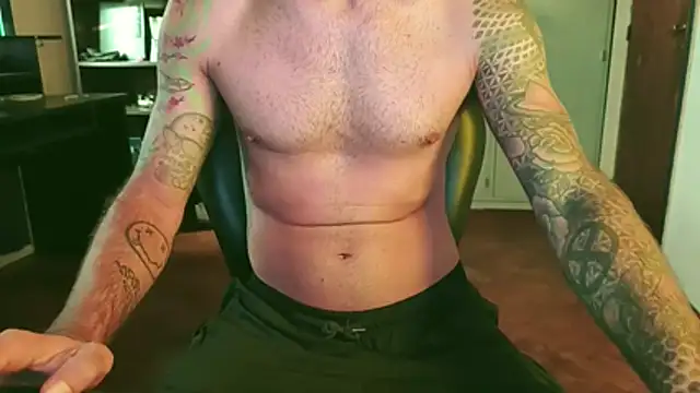 Snapshot of rumplstink chatting on February 24, 8:51 pm rumplstink online show from February 24, 8:51 pm