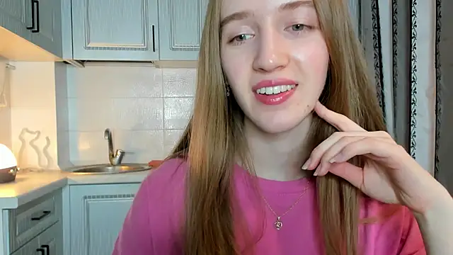 leslie my lovee online show from October 20, 6:30 pm