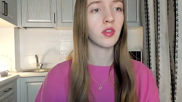 leslie my lovee online show from December 15, 7:18 pm