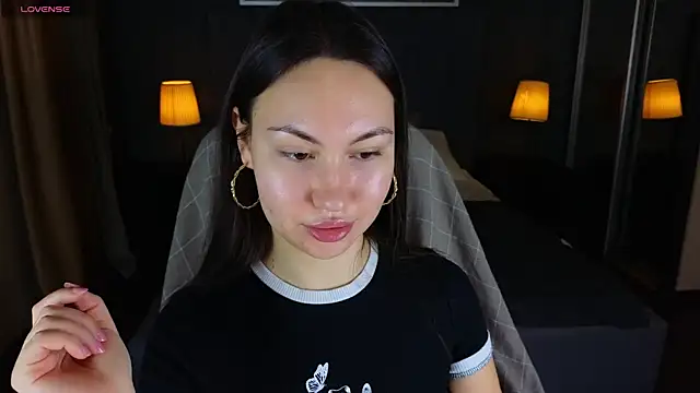 GIGI BENNET online show from December 29, 5:31 am