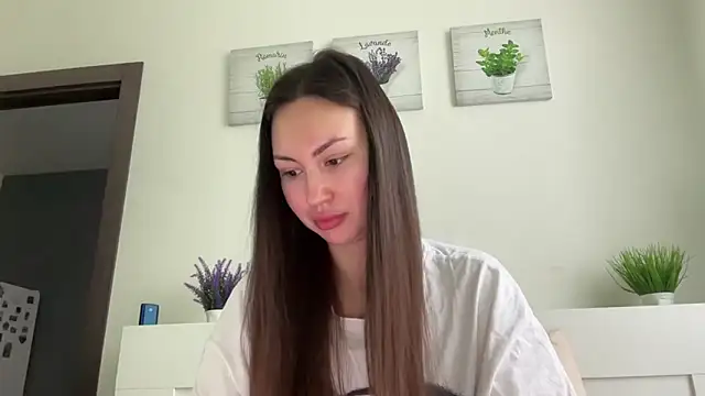 GIGI BENNET online show from October 2, 5:47 am