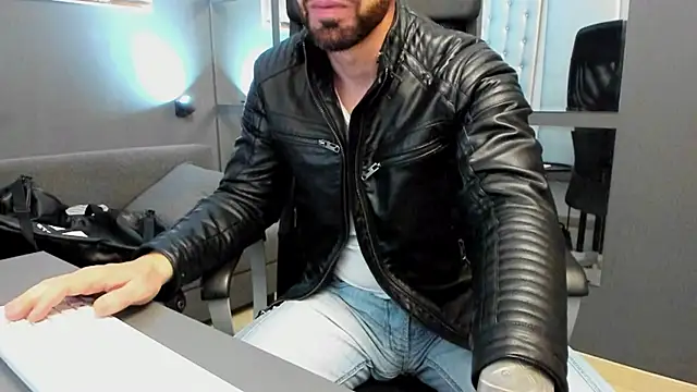 AronGrant online show from October 7, 8:44 am