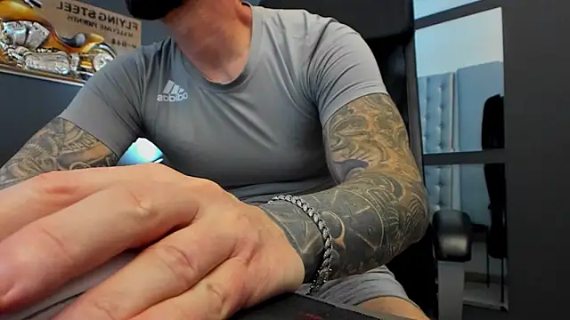 AronGrant online show from October 23, 8:24 am