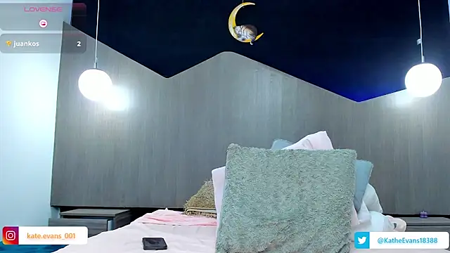 Snapshot of kate_evans1 chatting on February 25, 1:15 am kate evans1 online show from February 25, 1:15 am